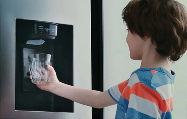 Tủ lạnh Samsung Family Hub không lấy nước tự động